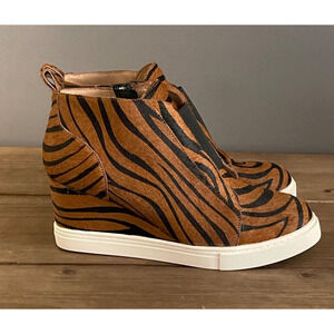 Linea Paola Women's Felicia Wedge Ankle Boot Sneaker Size 5.5 Animal Print Brown